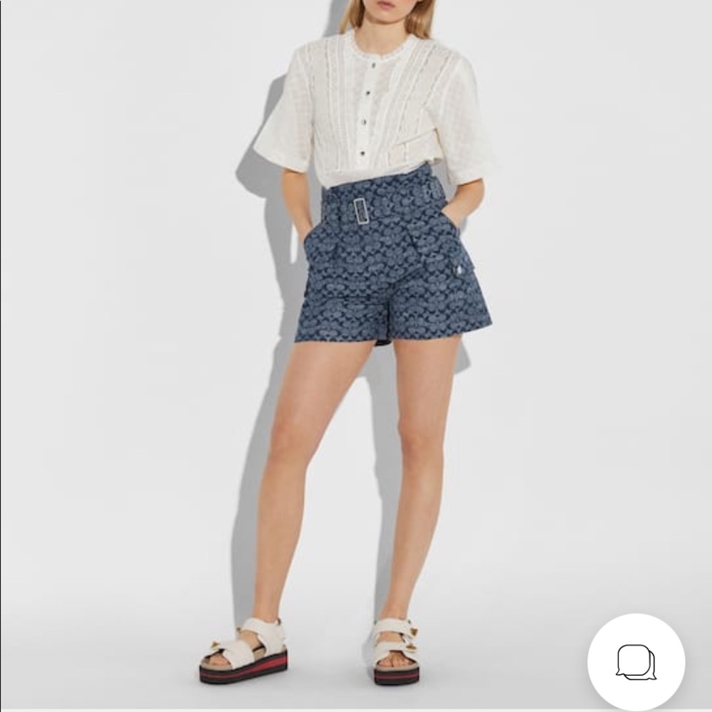 Coach Logo Signature Belted Shorts. Size 8, NWT